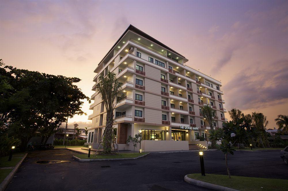 The Grand Napat Aparthotel Chiang Mai Exterior photo